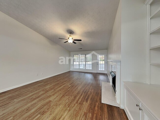 Building Photo - 18 Ludwick Ln