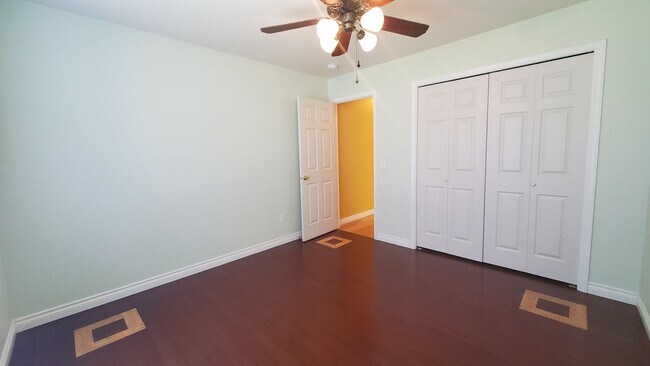 Building Photo - 2452 N Rhode Island Ct