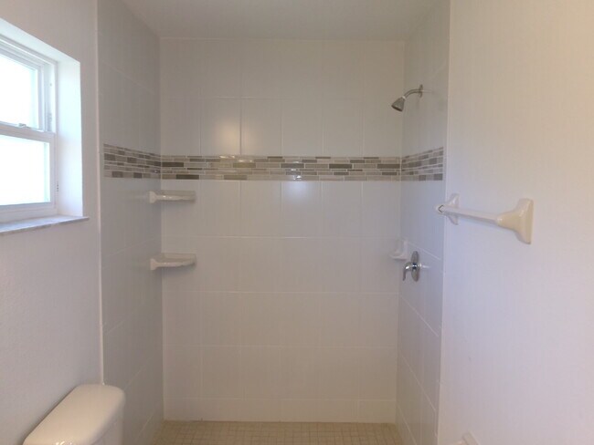 Building Photo - CENTRALLY LOCATED