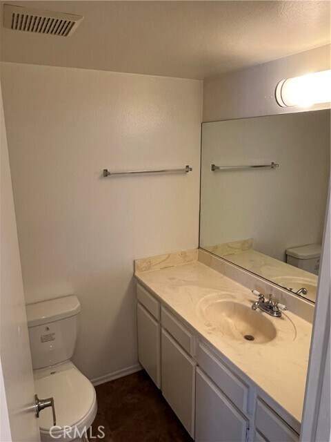 Building Photo - 711 W Duarte Rd