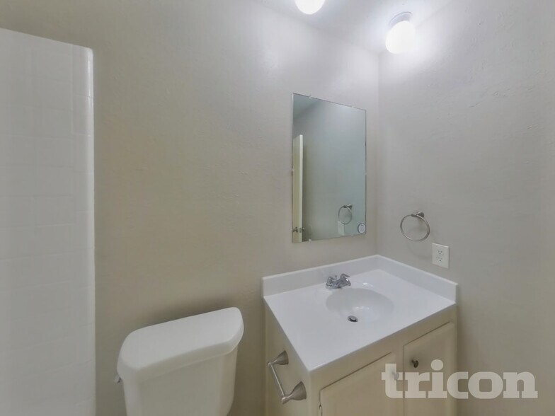 Building Photo - 7125 Hardwood Trail