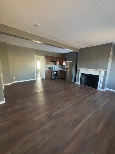 Living room - 641 Broadway