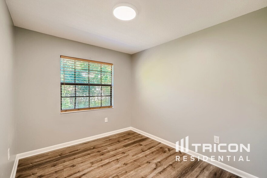 Building Photo - 348 Barbara Cir