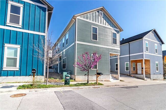 Building Photo - 146 E South St