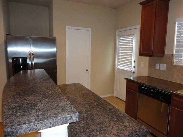 Building Photo - 9811 Rainbow Crk