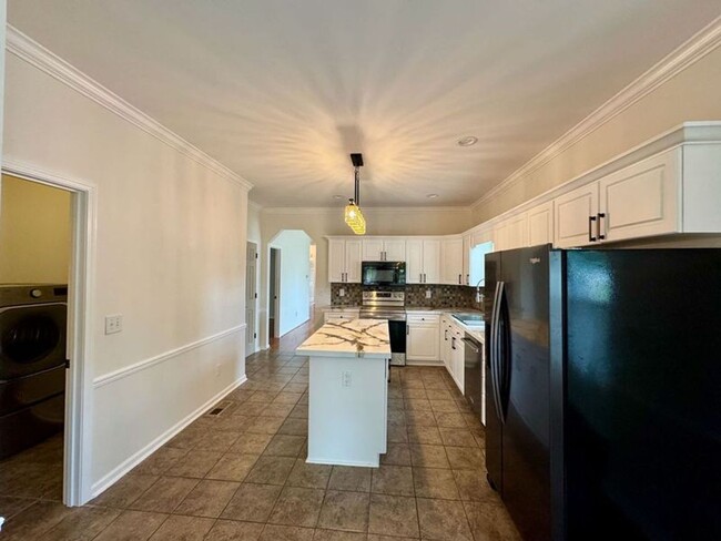 Building Photo - Captivating 3 BR/ 2 BA home in Vestavia!