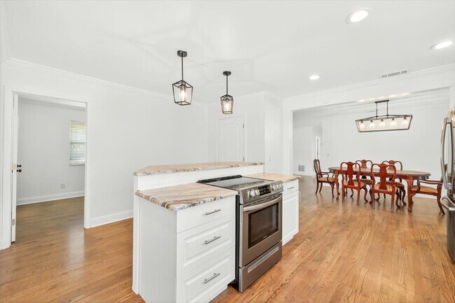 Building Photo - 4214 Woodcrest St