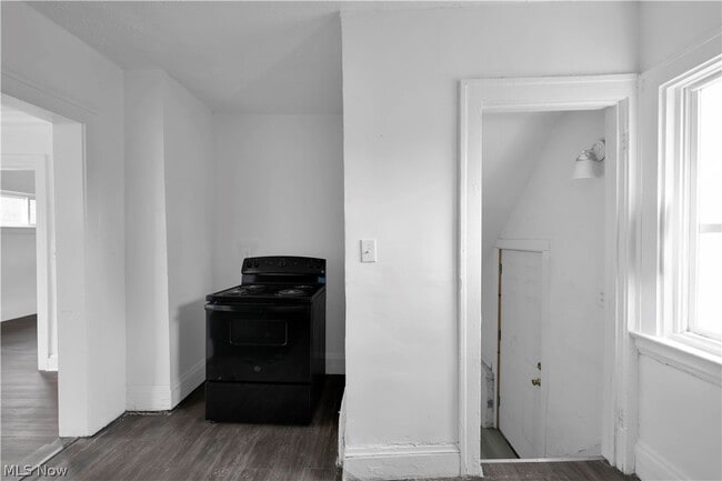 Building Photo - 13609 Edgewood Ave