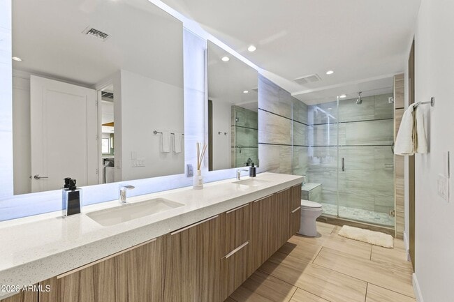 Building Photo - 6834 N 72nd Pl