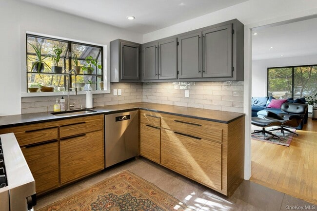 Building Photo - 16 Old Wagon Rd