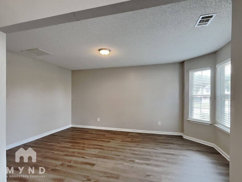 Building Photo - 11640 Registry Blvd