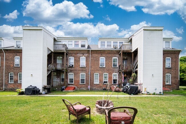 Building Photo - 50-62 East Street - 2A