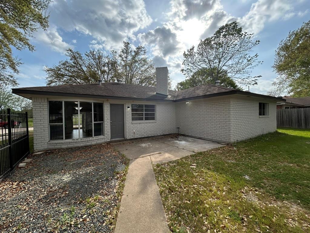 Building Photo - 5926 Darkwood Dr