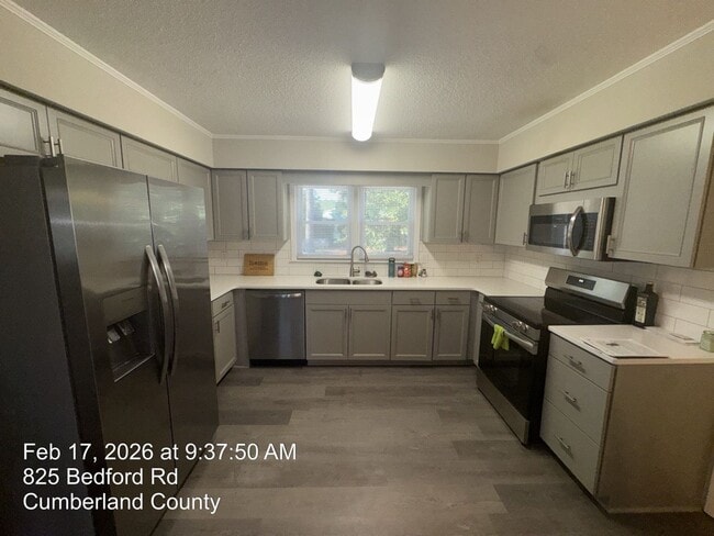 Building Photo - 825 Bedford Rd