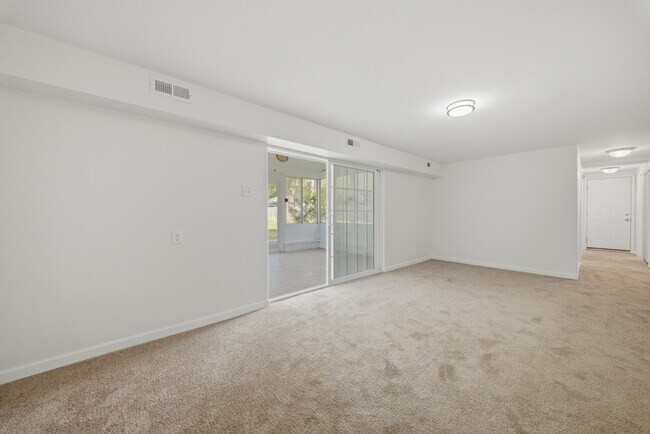 Building Photo - 313 Beacon Hill Ct