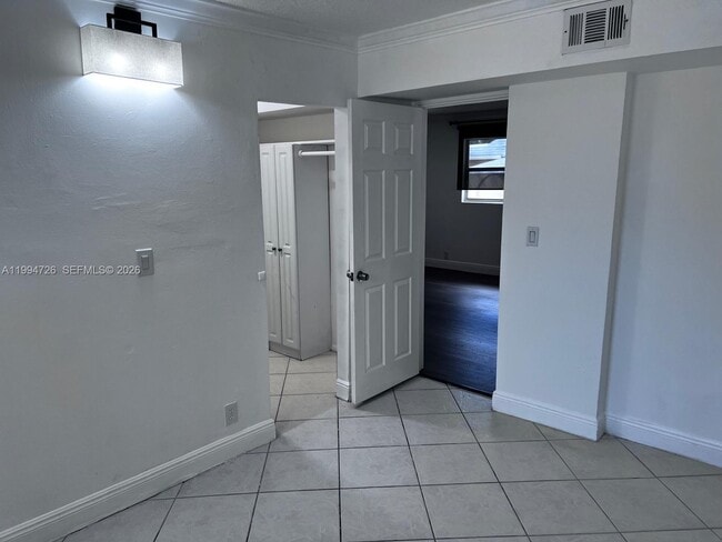 Building Photo - 109 SW 1st Ave