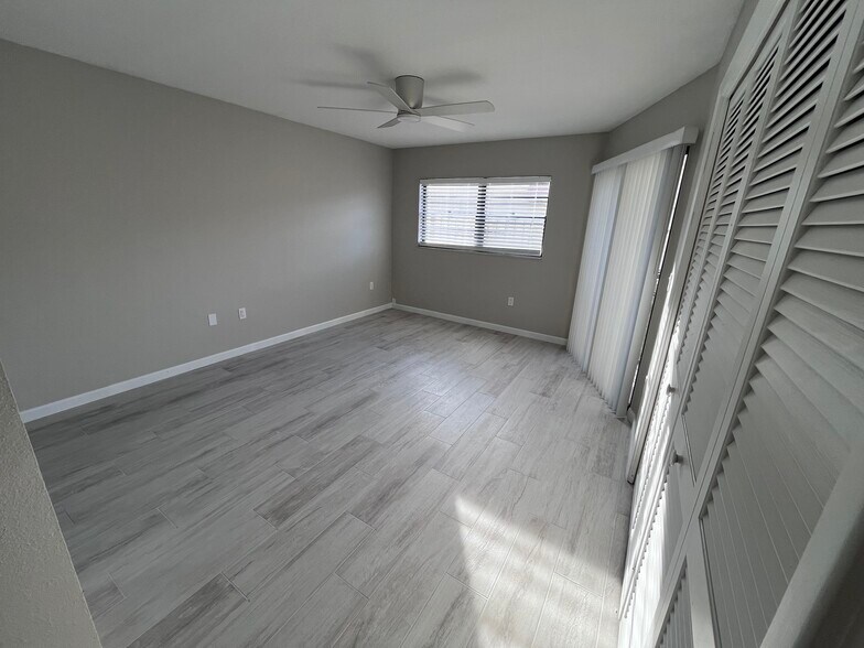 Building Photo - 2515 Bayshore Gardens Parkway