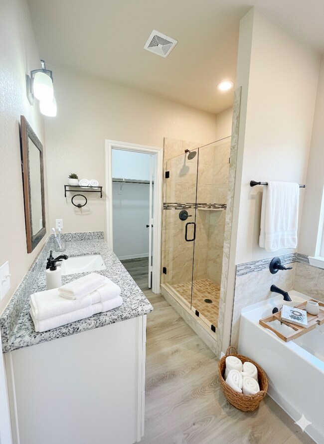 Building Photo - Peaceful 4-Bed Home, Minutes from Hwy 70 Bypass.