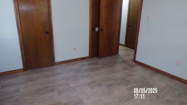 Building Photo - Fantastic Redo located in Terrace Hills.