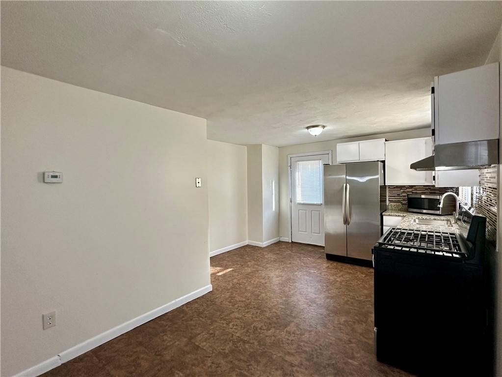 Building Photo - 35 Lancashire St