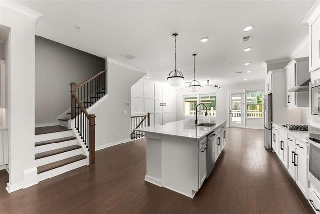 Building Photo - 455 Ashbury Dr