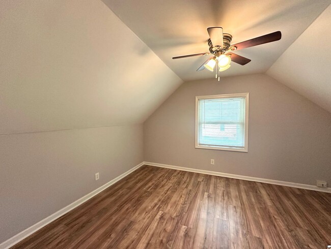 Building Photo - 4 Bedroom Bungalow for Rent! Euclid, Ohio