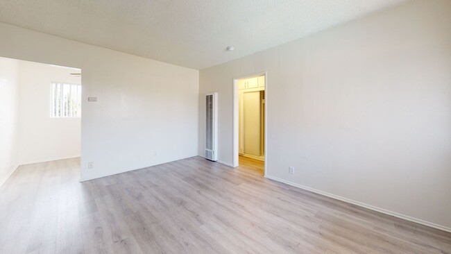 Interior Photo - 803 Java Ave Inglewood, CA 90301