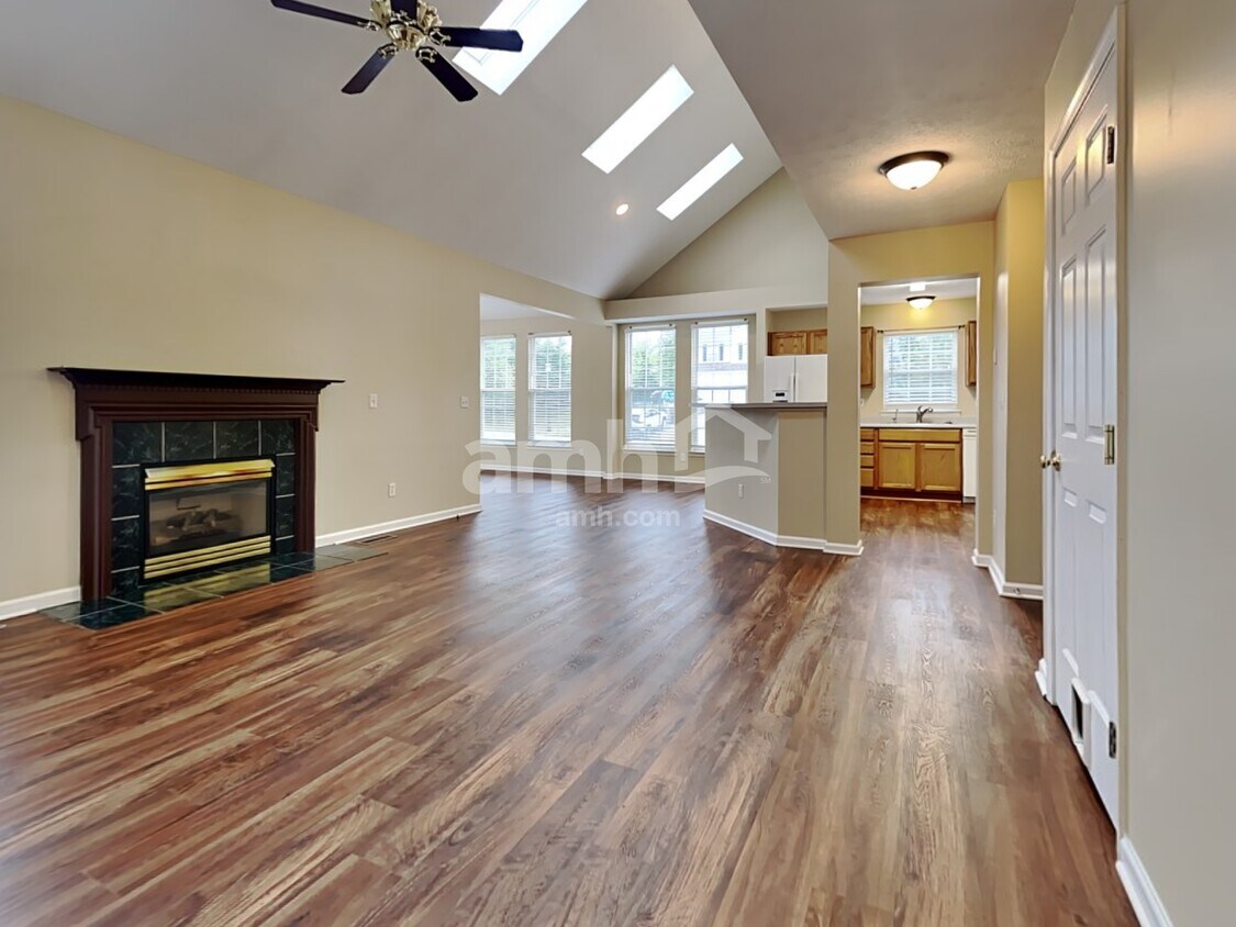 Building Photo - 8000 Trinity Shore Cir