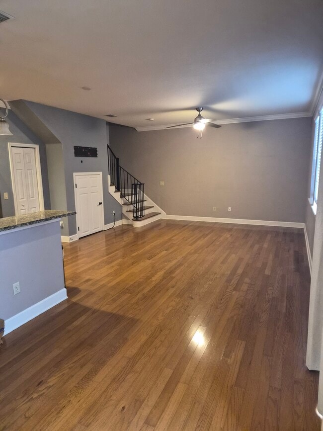 Building Photo - 113 S Packwood Ave