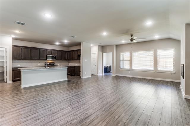 Building Photo - 2413 Spring Side Dr