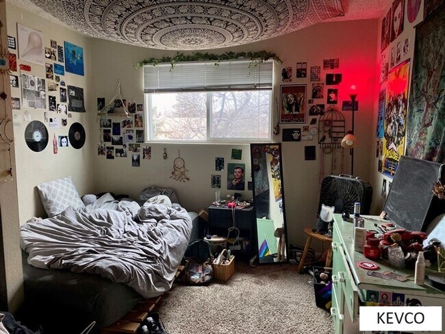 Building Photo - Large Home with Excellent Backyard and Patio