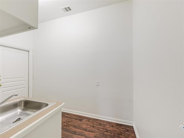 Building Photo - 5619 Travis Dr