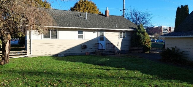 Building Photo - Charming 3-Bedroom home near BTC