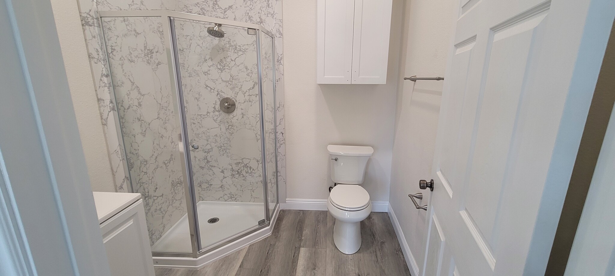 Building Photo - 428 S Sultana Ave