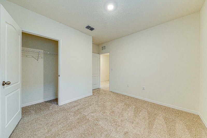 Building Photo - 1245 Cascades Ave