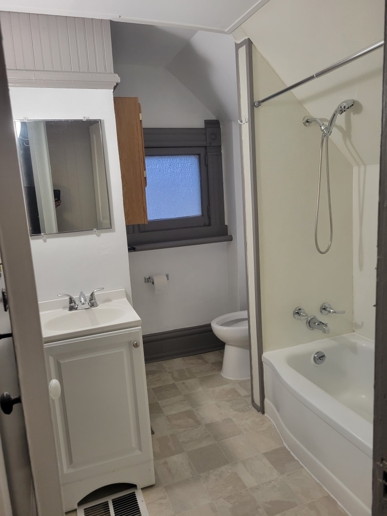 Bathroom - 1103 Harlem Blvd