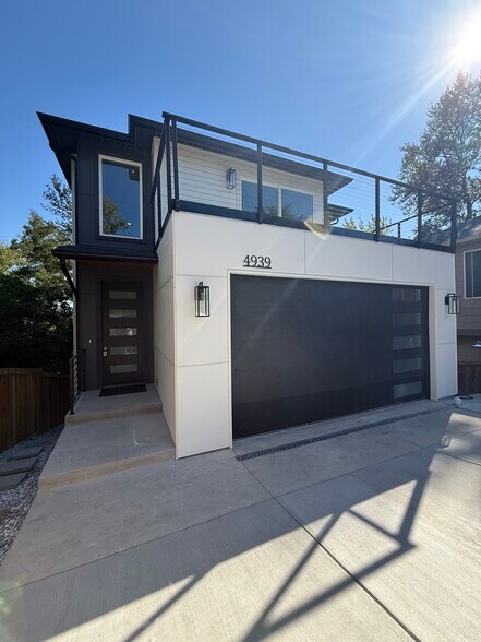 Building Photo - 4939 S 114th St