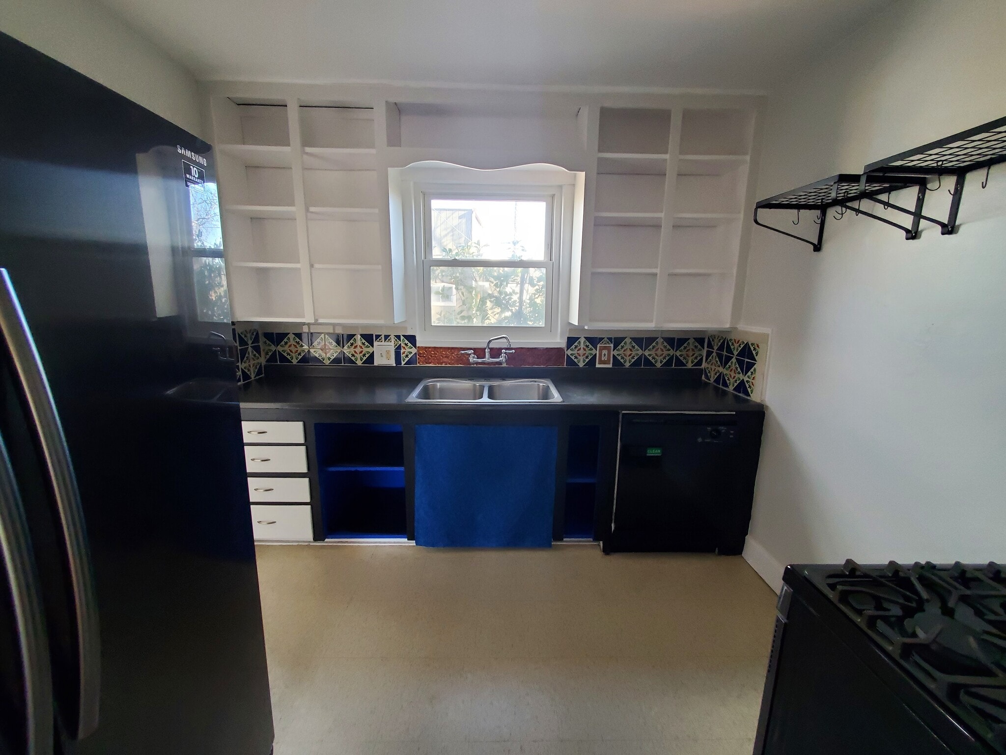 Kitchen - 4500 Jupiter St NW