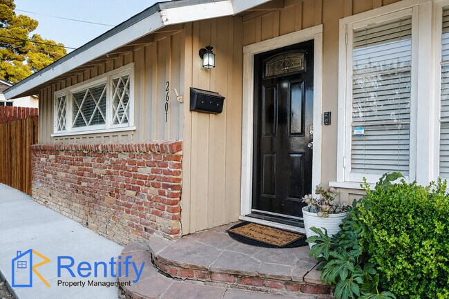 Building Photo - Charming 3bed/2bath Rustic Mid-Century Home