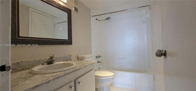 Building Photo - 1300 NE Miami Gardens Dr