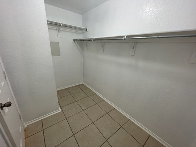 Building Photo - Beautiful One Story Home on a cul-de-sac near Lackland AFB