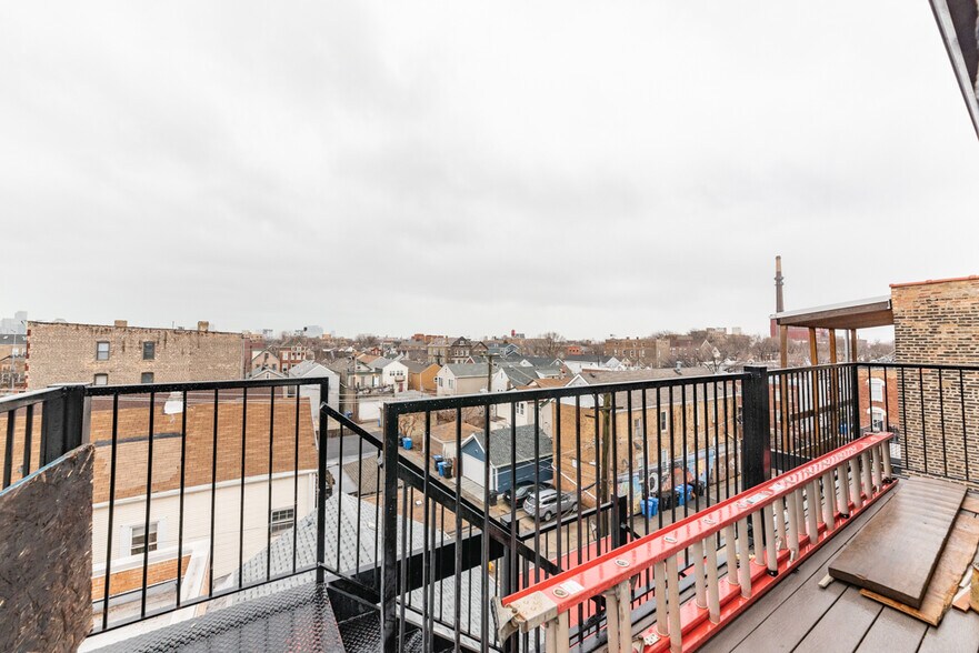 Building Photo - 1907 S Racine Ave