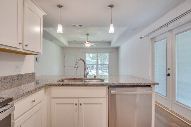 Building Photo - Modern 3/2 Home with Garage, Fenced Yard, ...
