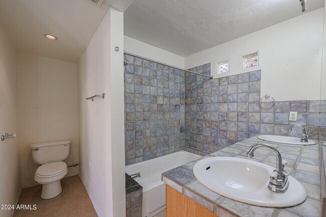 Building Photo - 7030 N 14th Ave