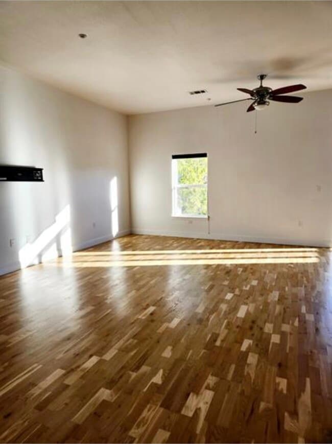 Building Photo - 5401 S Park Terrace Ave