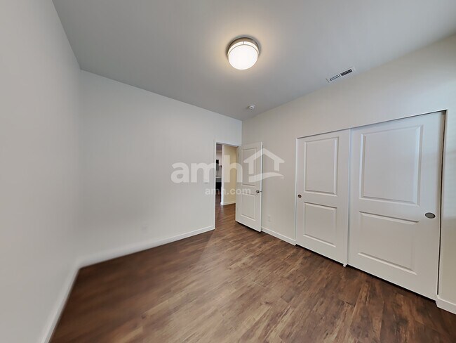 Building Photo - 19232 18th Ave Ct E