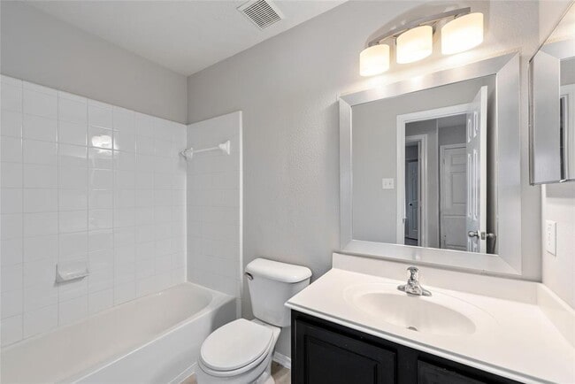 Building Photo - 14425 Rosehedge Ct
