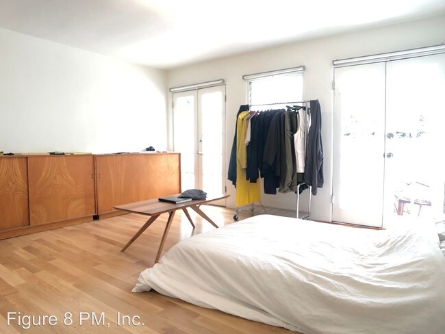 Building Photo - 2 br, 1 bath Apartment - 1947 Hyperion Ave