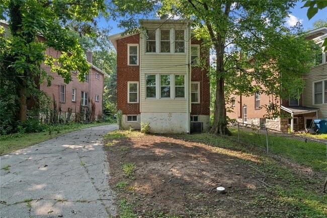 Back of Property - 1248 Moorlands Dr