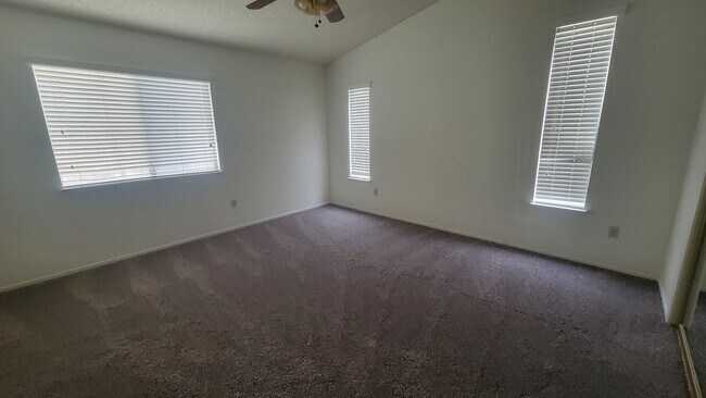 Building Photo - 921 Harvest Creek Rd